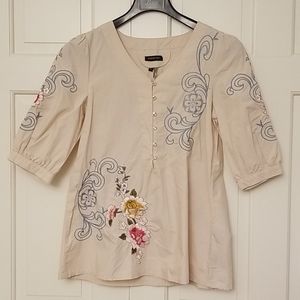 Tunic embroidered blouse